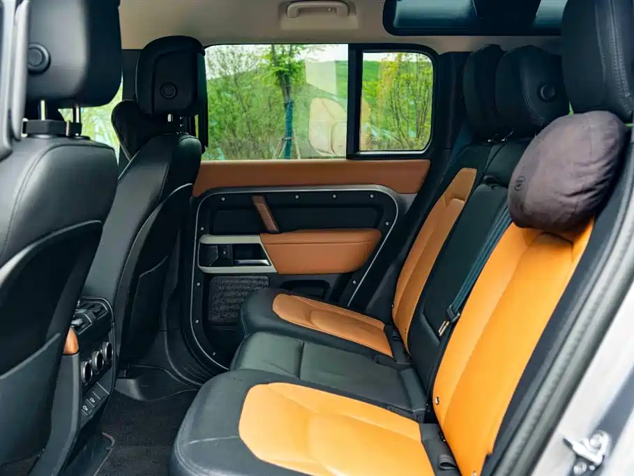 Land Rover Defender 2022 — фото 11