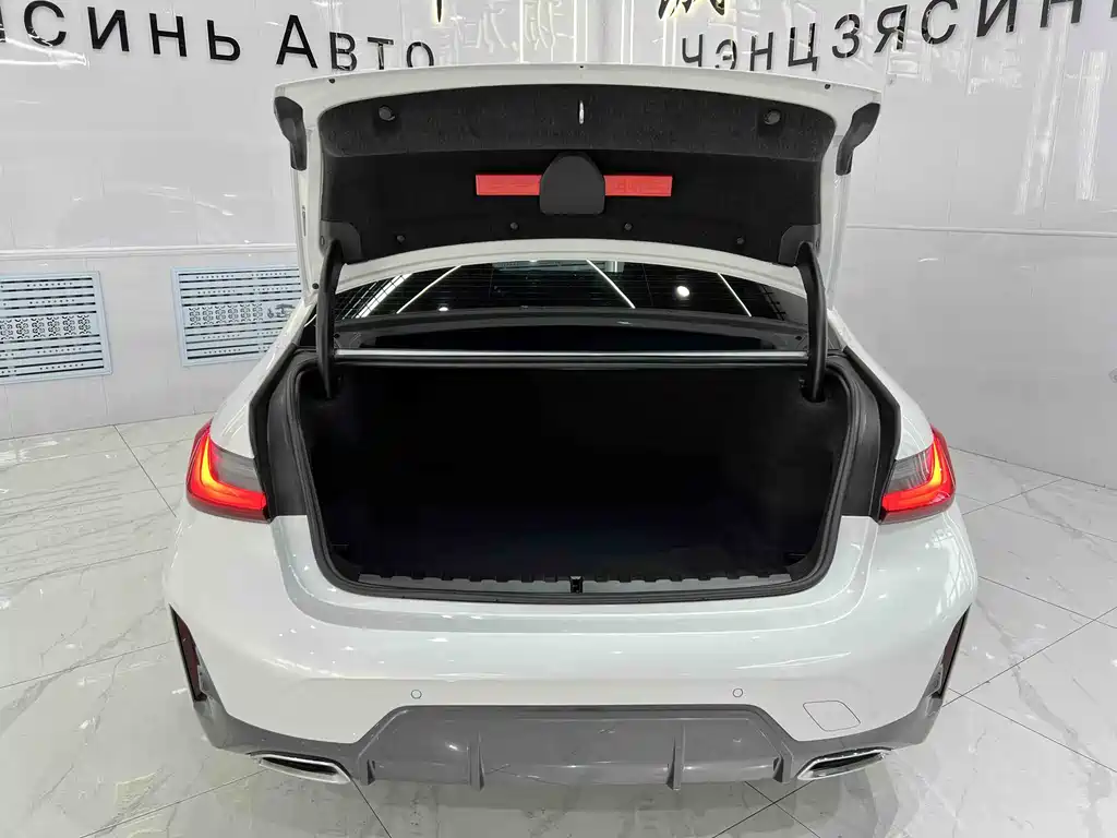 BMW 3 Series 2023 — фото 17