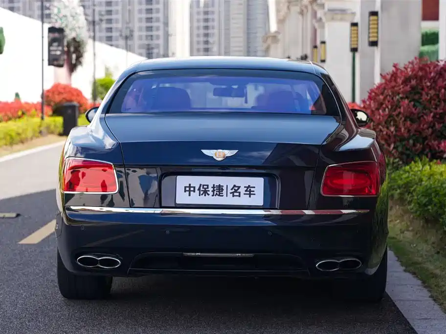 Bentley Flying Spur 2016 — фото 19