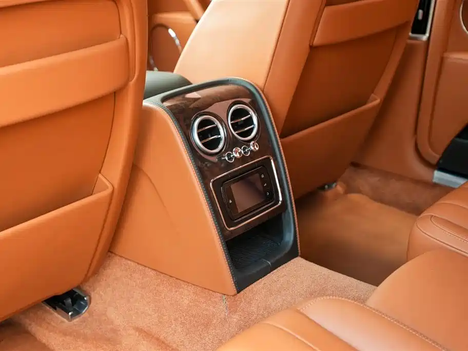 Bentley Flying Spur 2016 — фото 15
