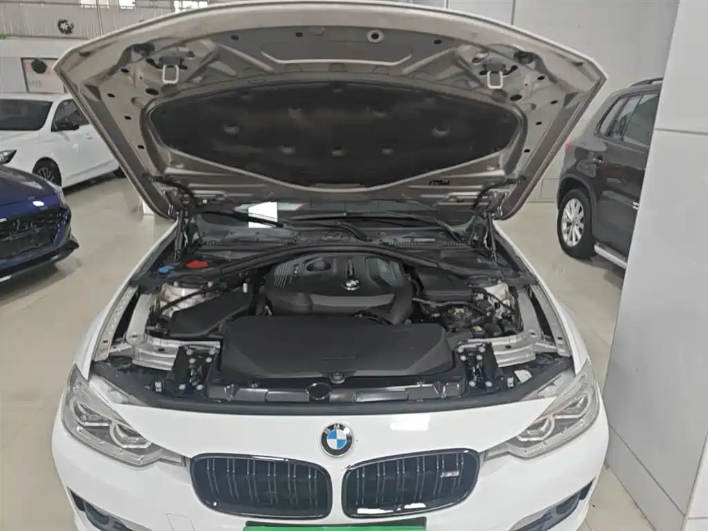 BMW 3 Series 2017 — фото 20