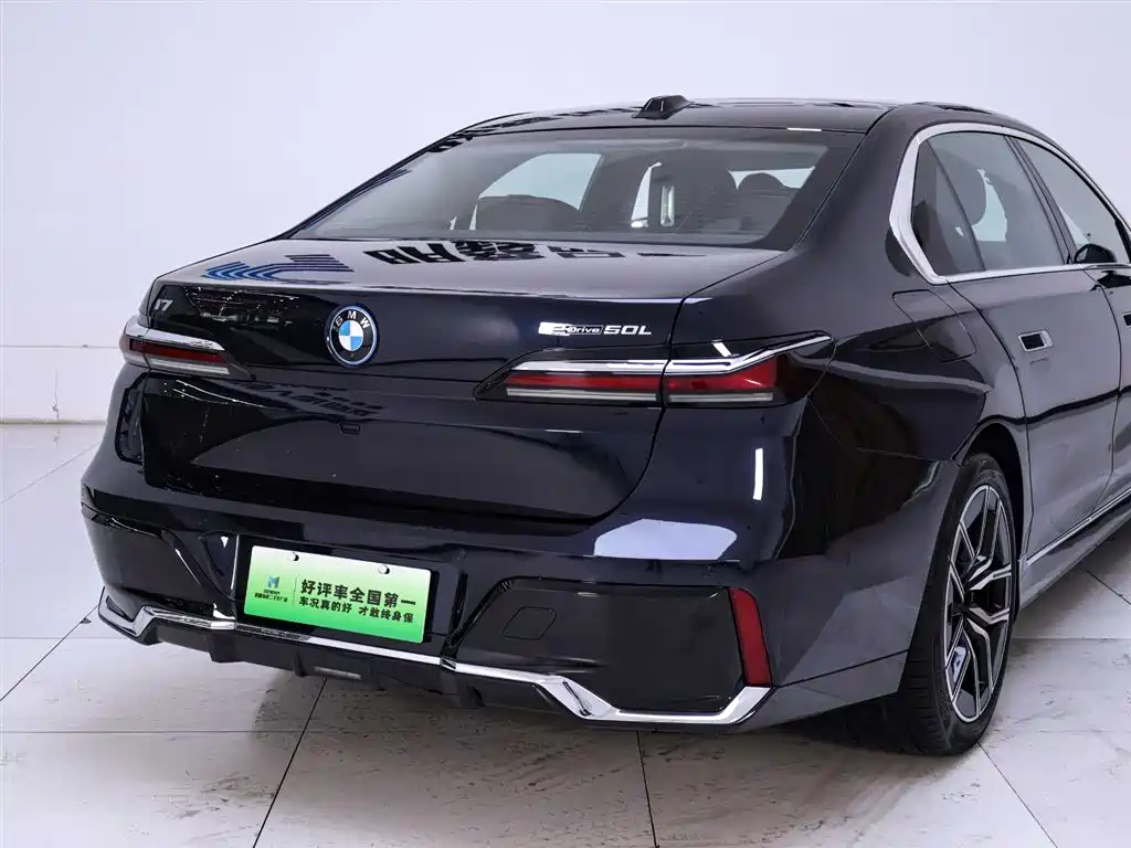 BMW i7 2023 — фото 8