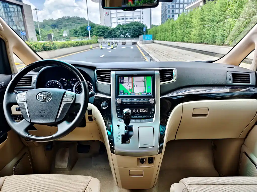 Toyota Alphard 2012 — фото 19