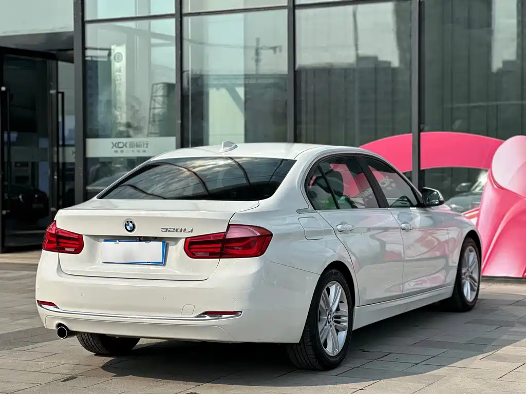 BMW 3 Series 2016 — фото 8