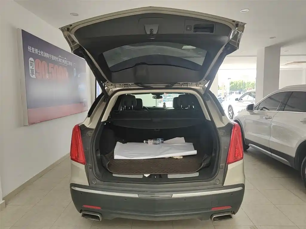 Cadillac XT5 2017 — фото 19