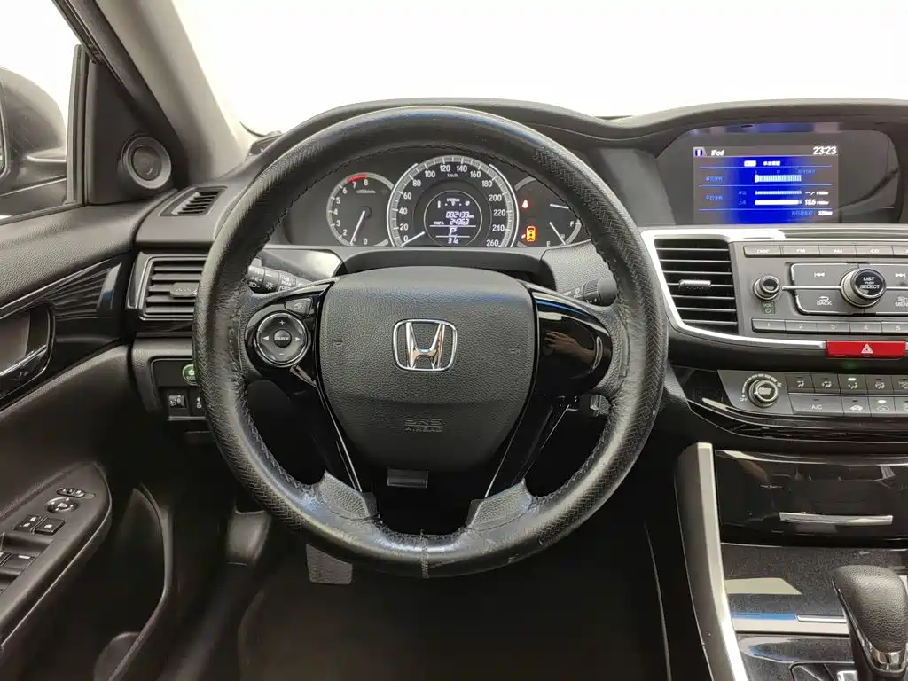 Honda Accord 2017 — фото 11