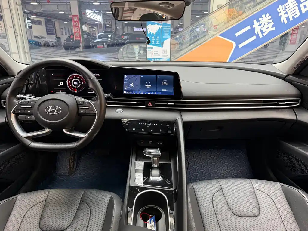 Hyundai Elantra 2021 — фото 11
