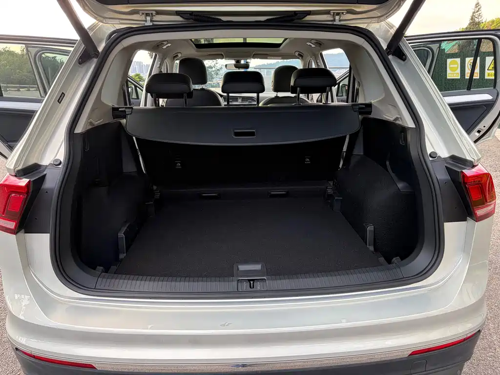 Volkswagen Tiguan L 2020 — фото 16