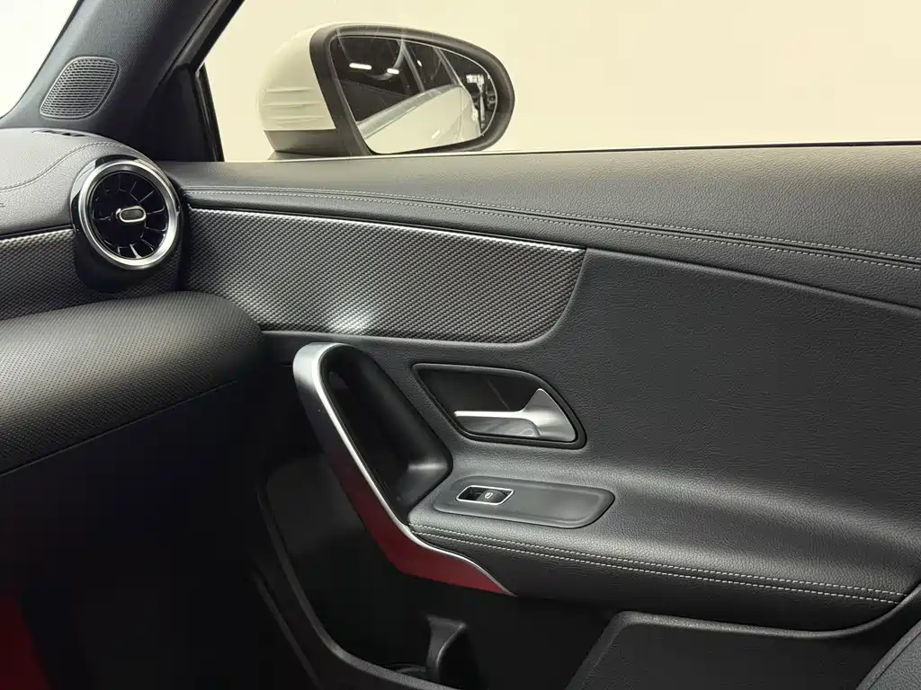 Mercedes-Benz A-Class 2023 — фото 11