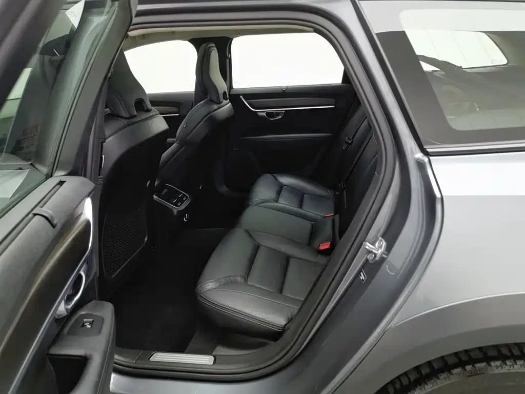 Volvo V90 2018 — фото 15
