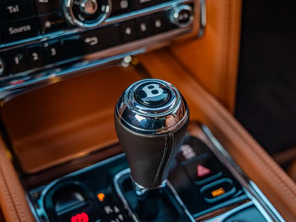Bentley Mulsanne 2018 — фото 15