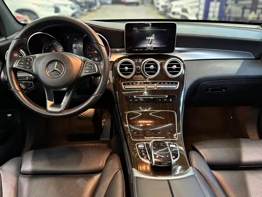 Mercedes-Benz GLC 2019 — фото 17