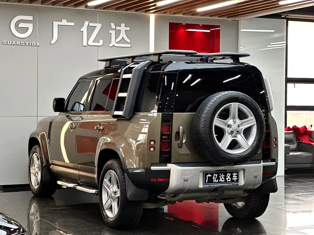 Land Rover Defender 2020 — фото 27