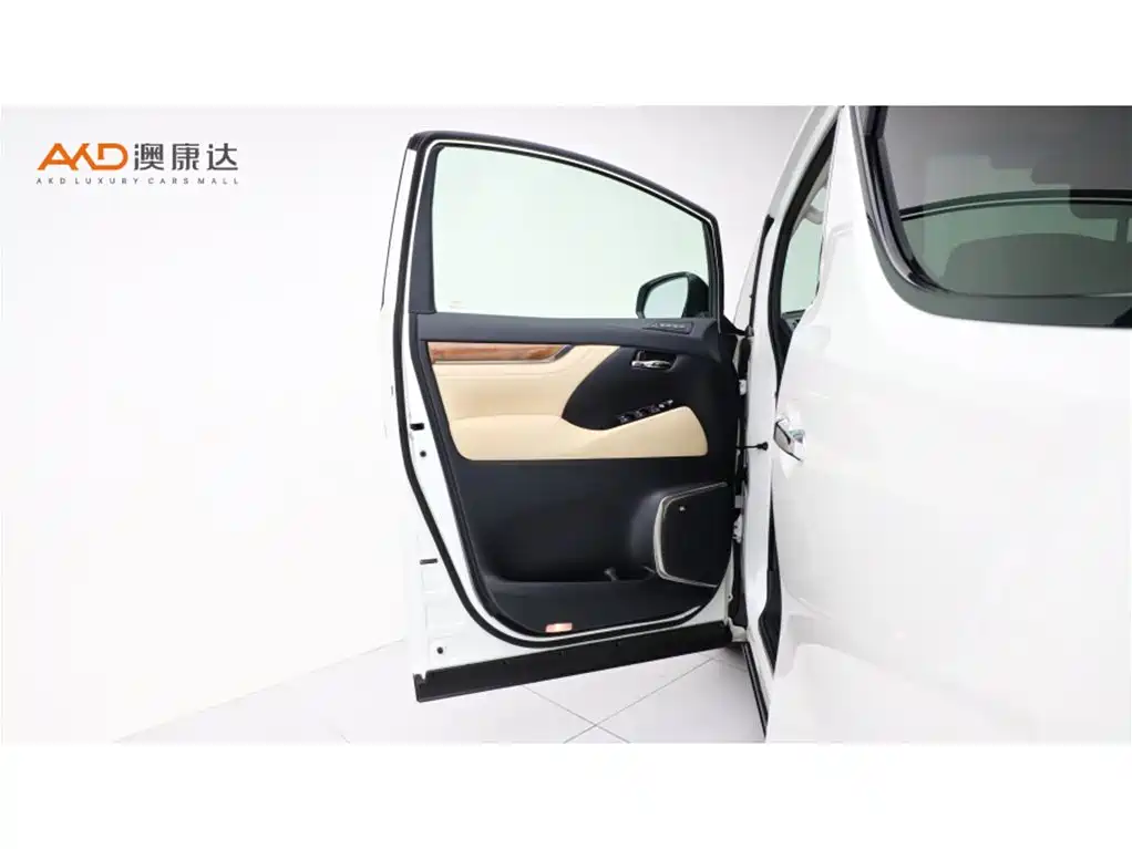 Toyota Alphard 2017 — фото 11