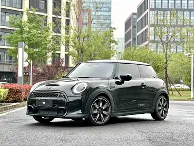 MINI MINI 2023