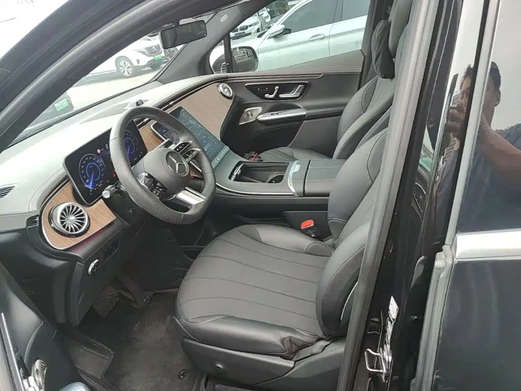 Mercedes-Benz EQE SUV 2025 — фото 15
