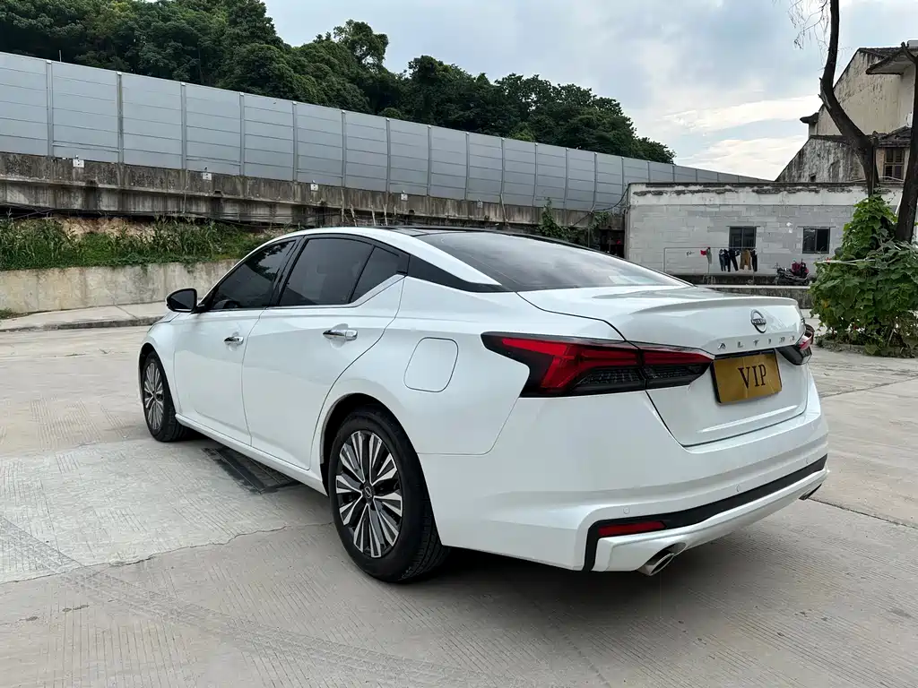 Nissan Teana 2026