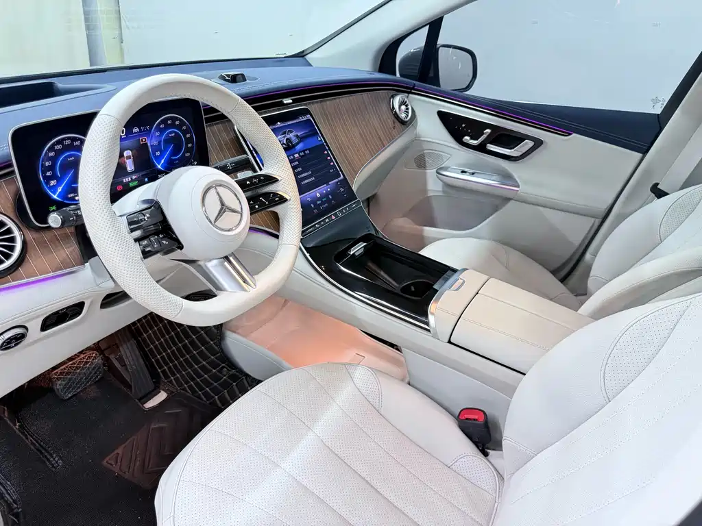 Mercedes-Benz EQE SUV 2023 — фото 24