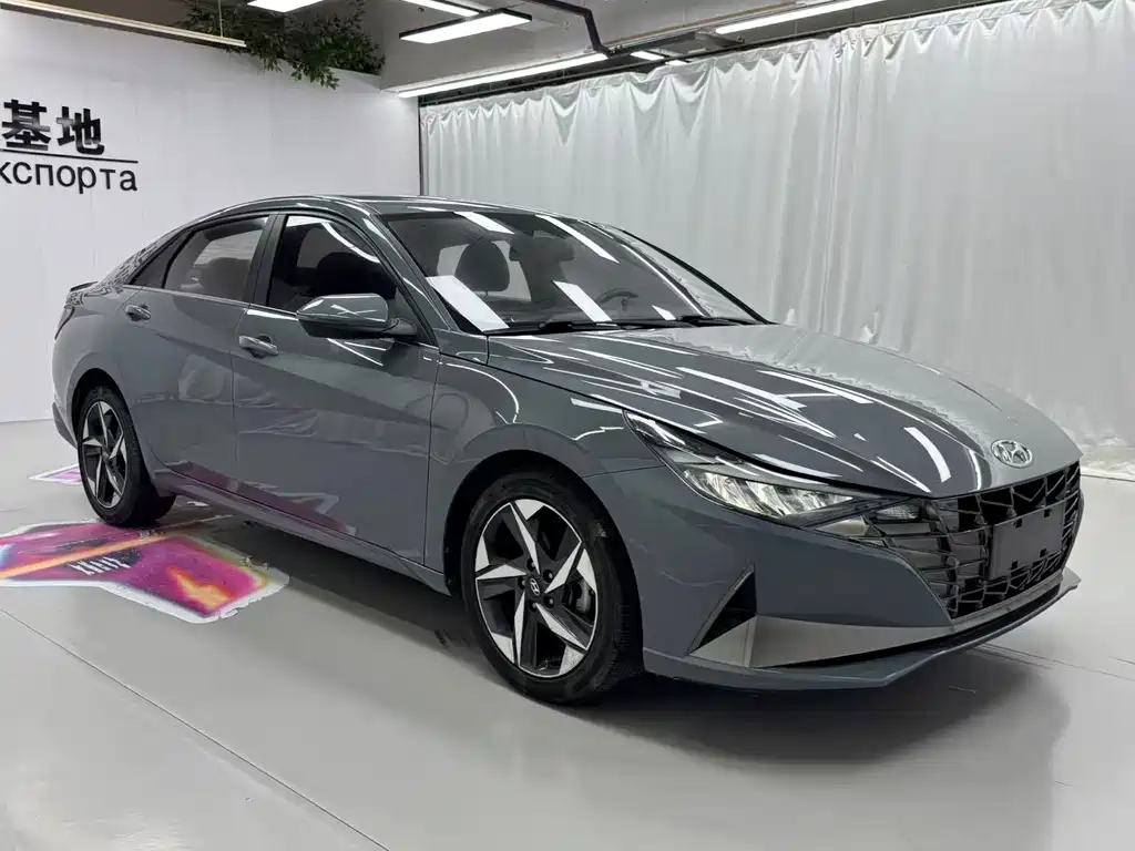 Hyundai Elantra 2022
