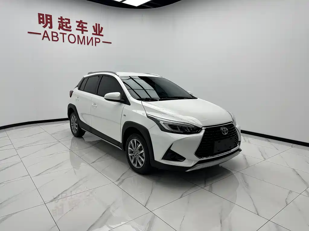 Toyota Yaris L 2022 — фото 3