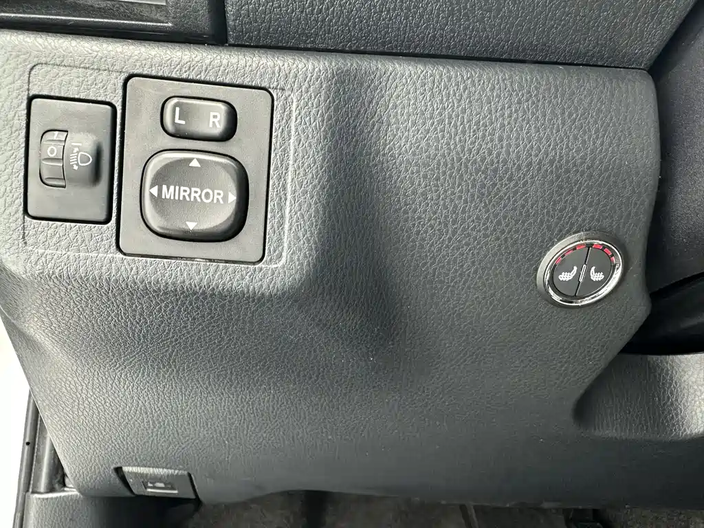 Toyota Yaris L 2022 — фото 12