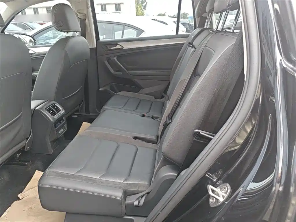 Volkswagen Tiguan L 2020 — фото 17