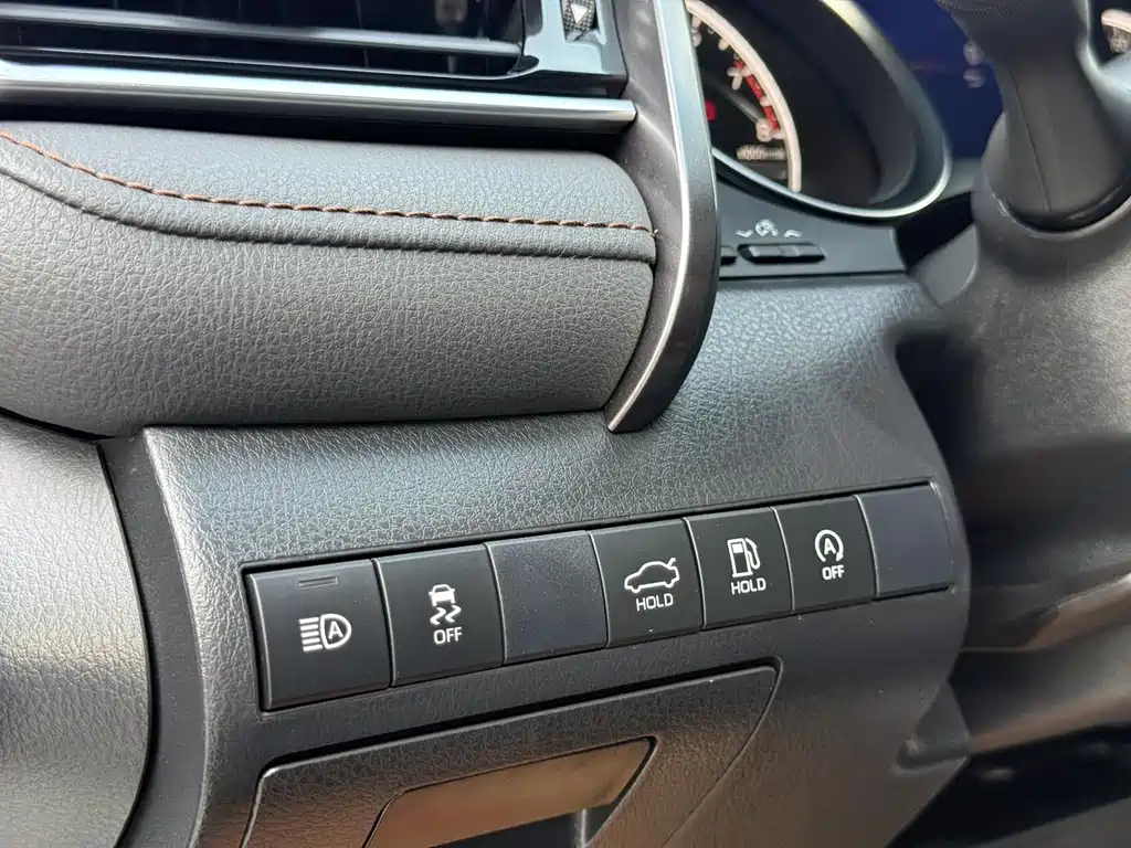 Toyota Camry 2020 — фото 15
