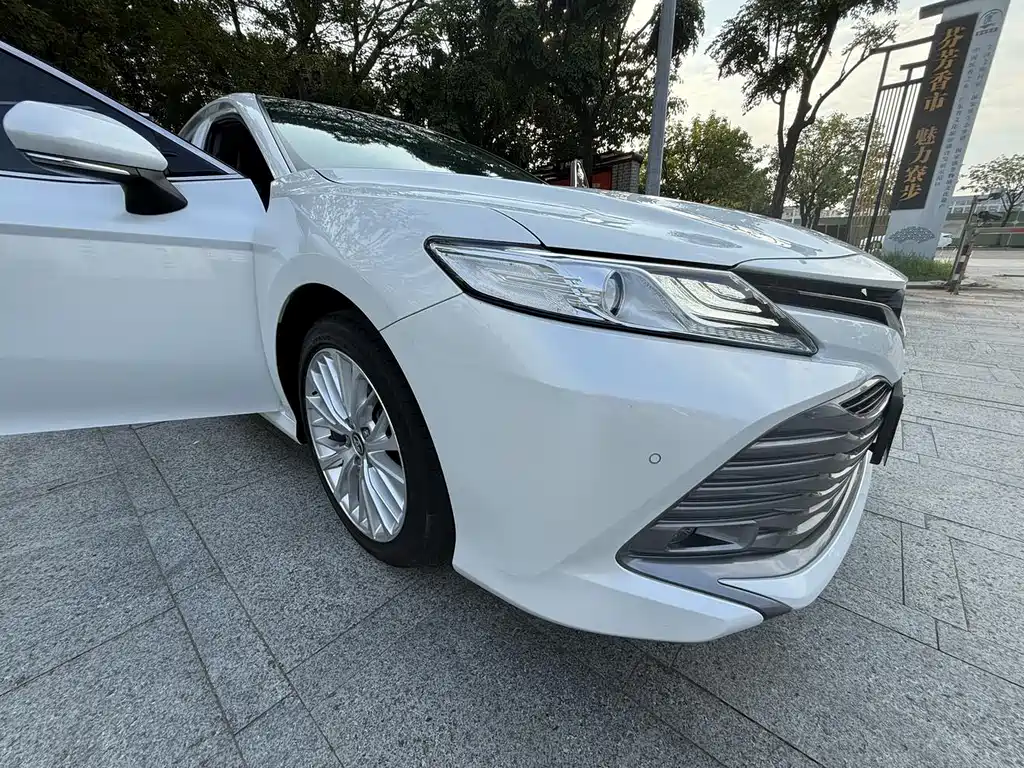 Toyota Camry 2020 — фото 17