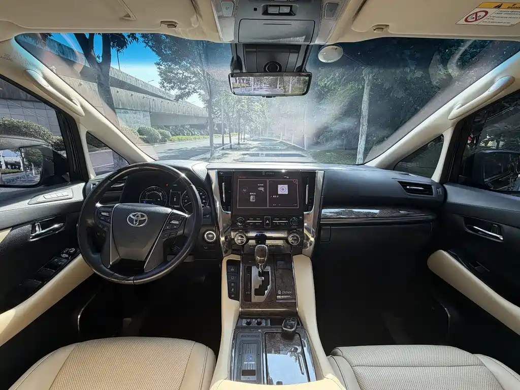 Toyota Vellfire 2023 — фото 4