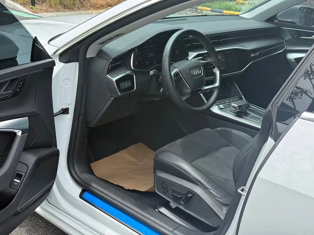 Audi A7L 2023
