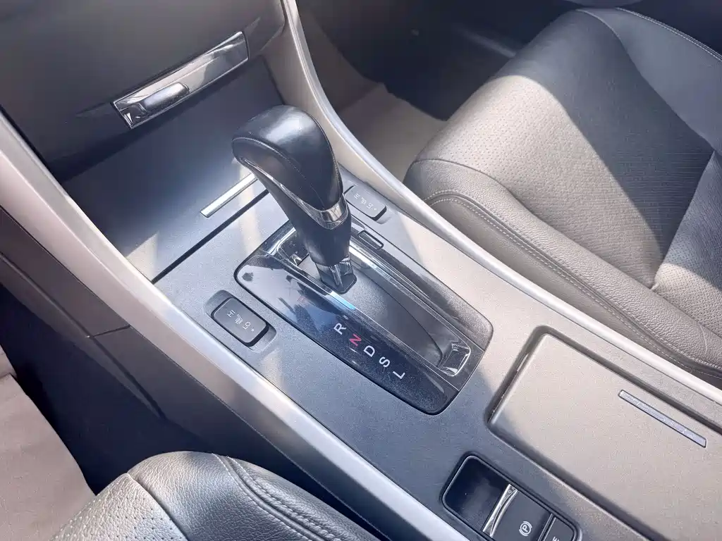 Honda Accord 2016 — фото 19