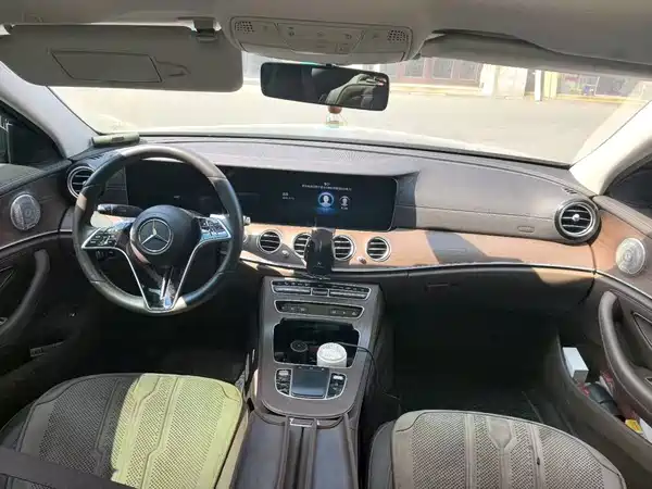 Mercedes-Benz E-Class 2022