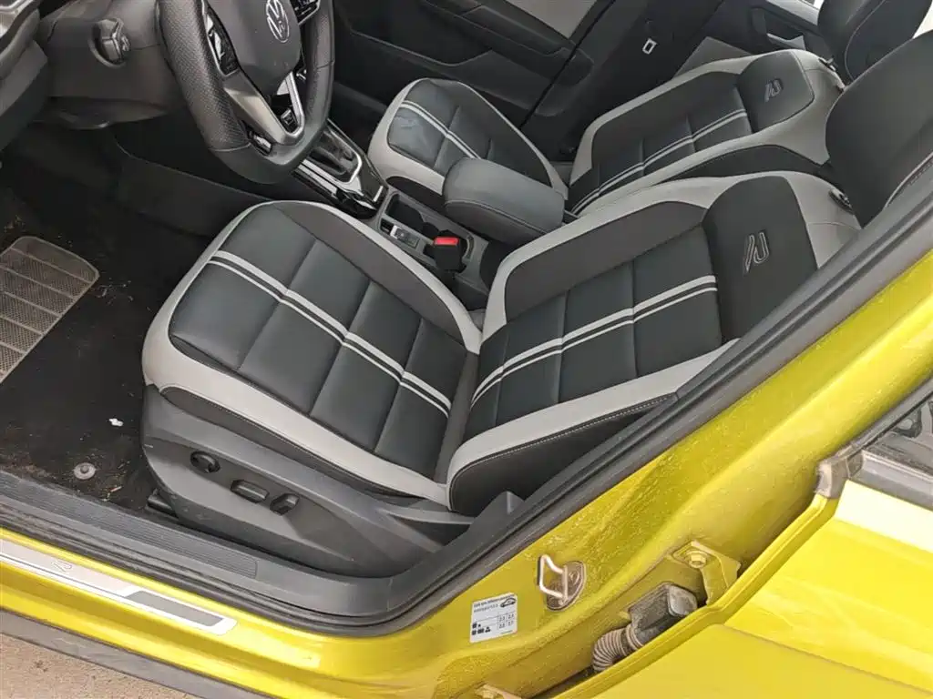 Volkswagen T-Roc 2023 — фото 15