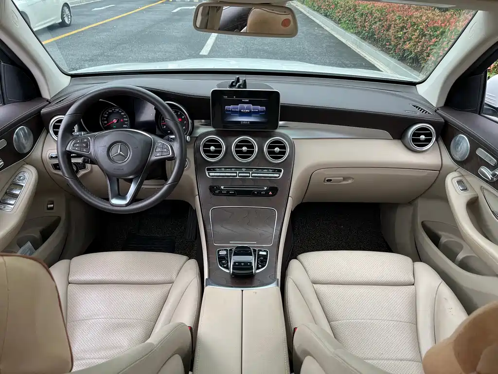 Mercedes-Benz GLC 2016 — фото 15