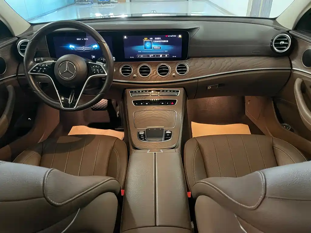 Mercedes-Benz E-Class 2023 — фото 12