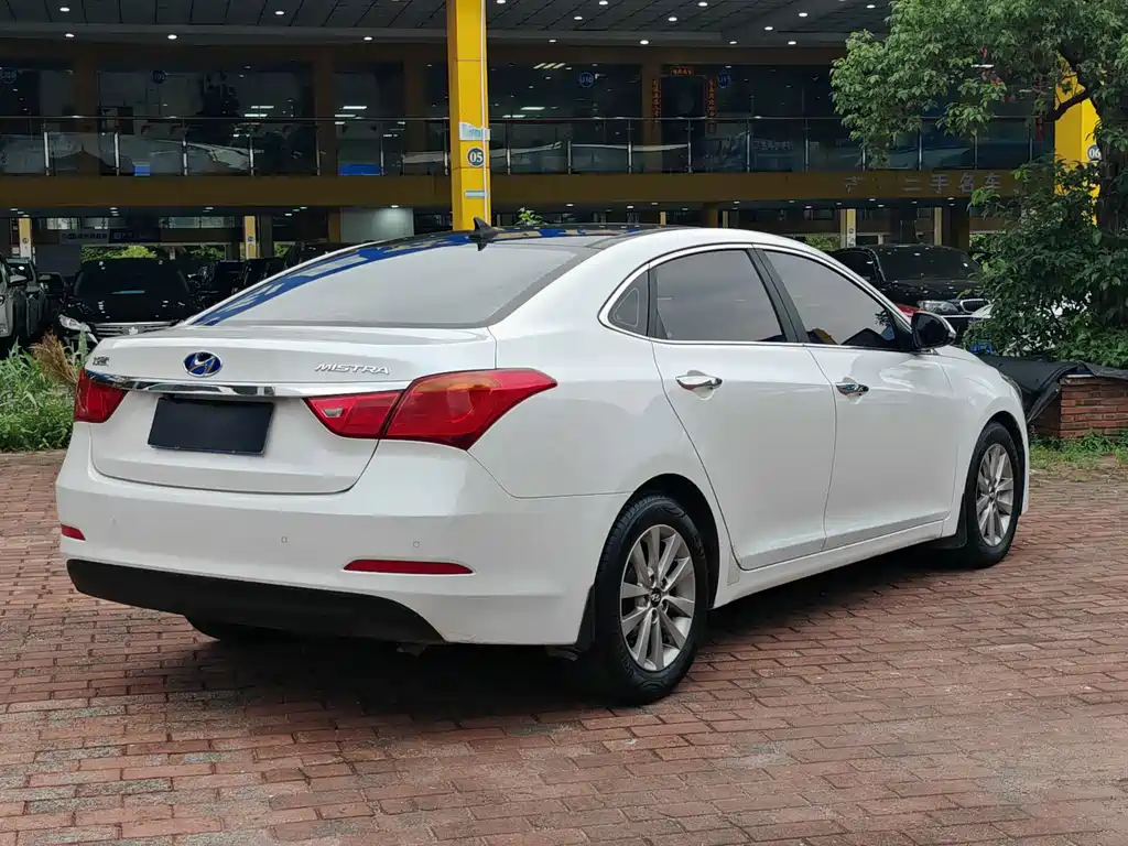 Hyundai Mistra 2015 — фото 13
