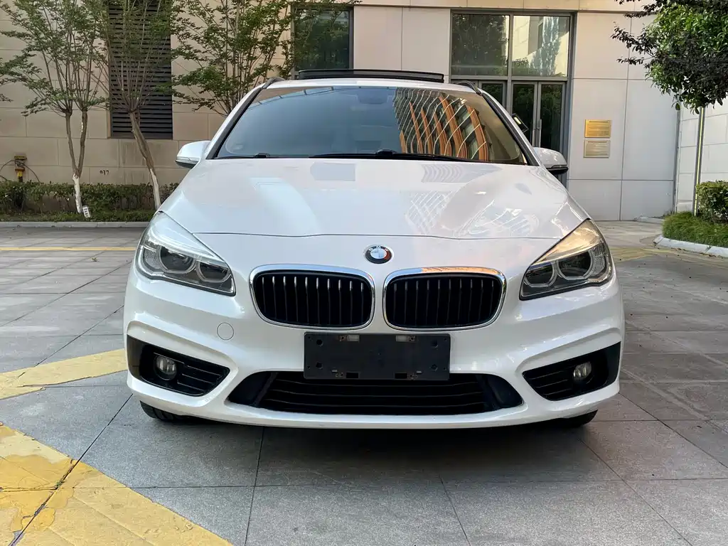 BMW 2 Series Active Tourer 2018 — фото 3