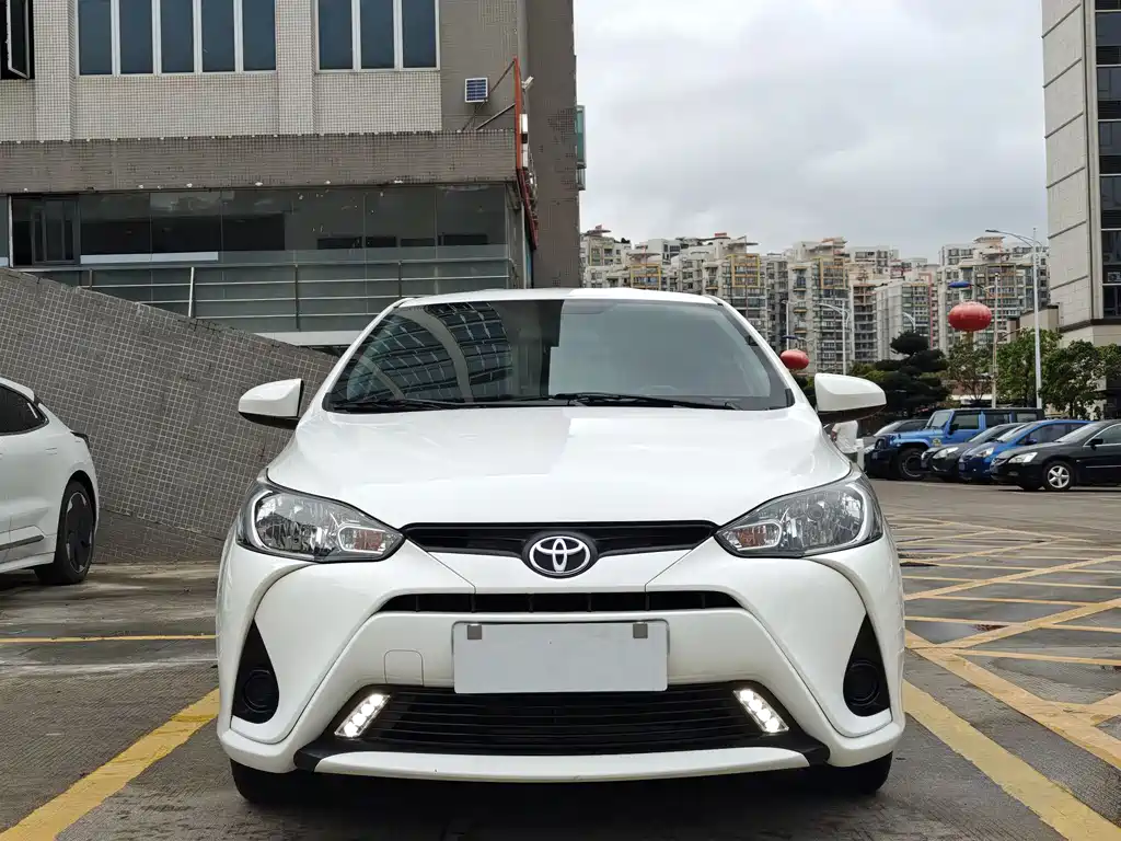 Toyota Yaris L 2021 — фото 2
