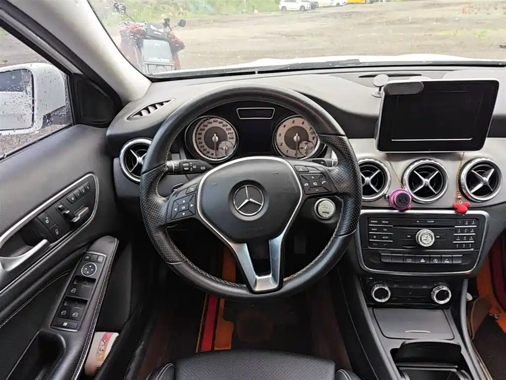 Mercedes-Benz GLA 2017 — фото 11