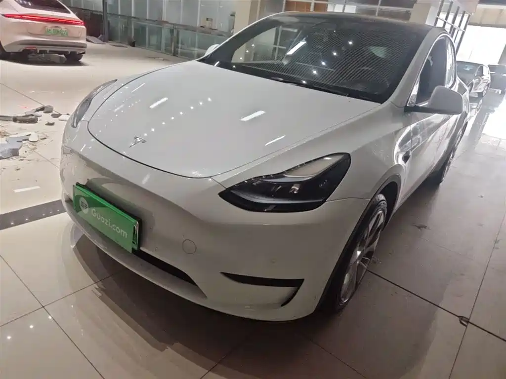 Tesla Model Y 2023 — фото 1