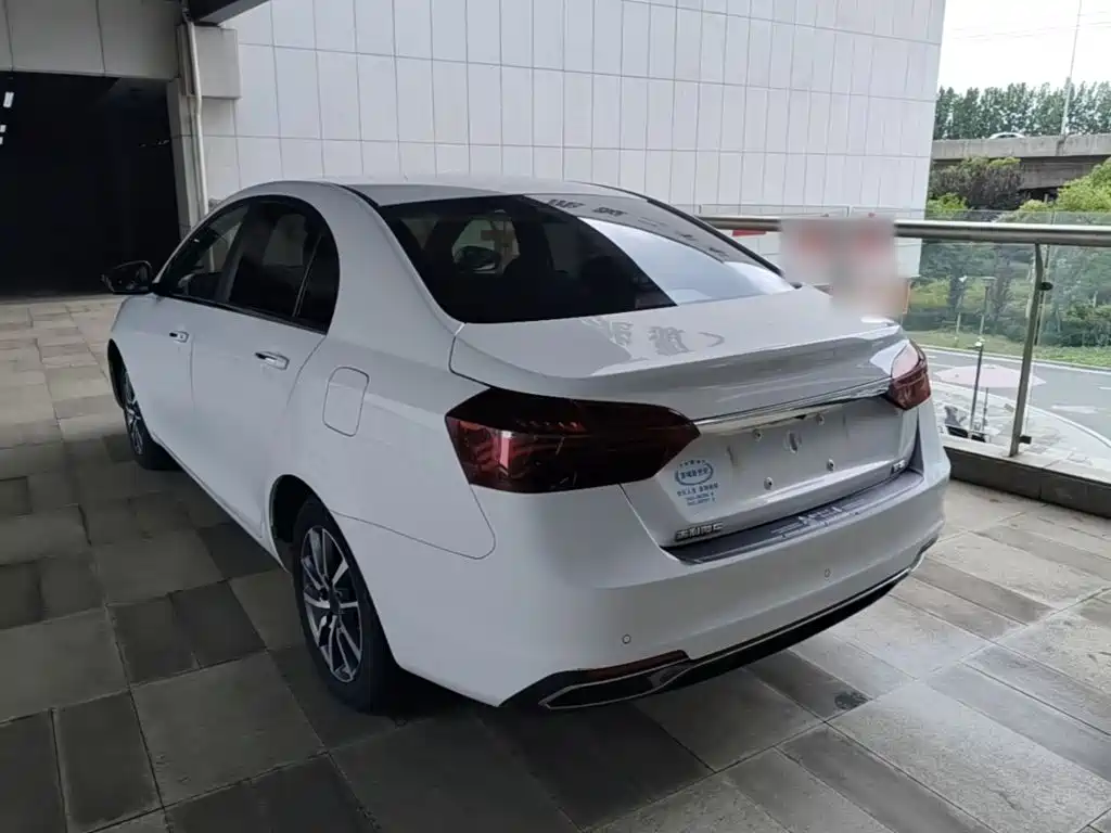 Geely Emgrand 2020