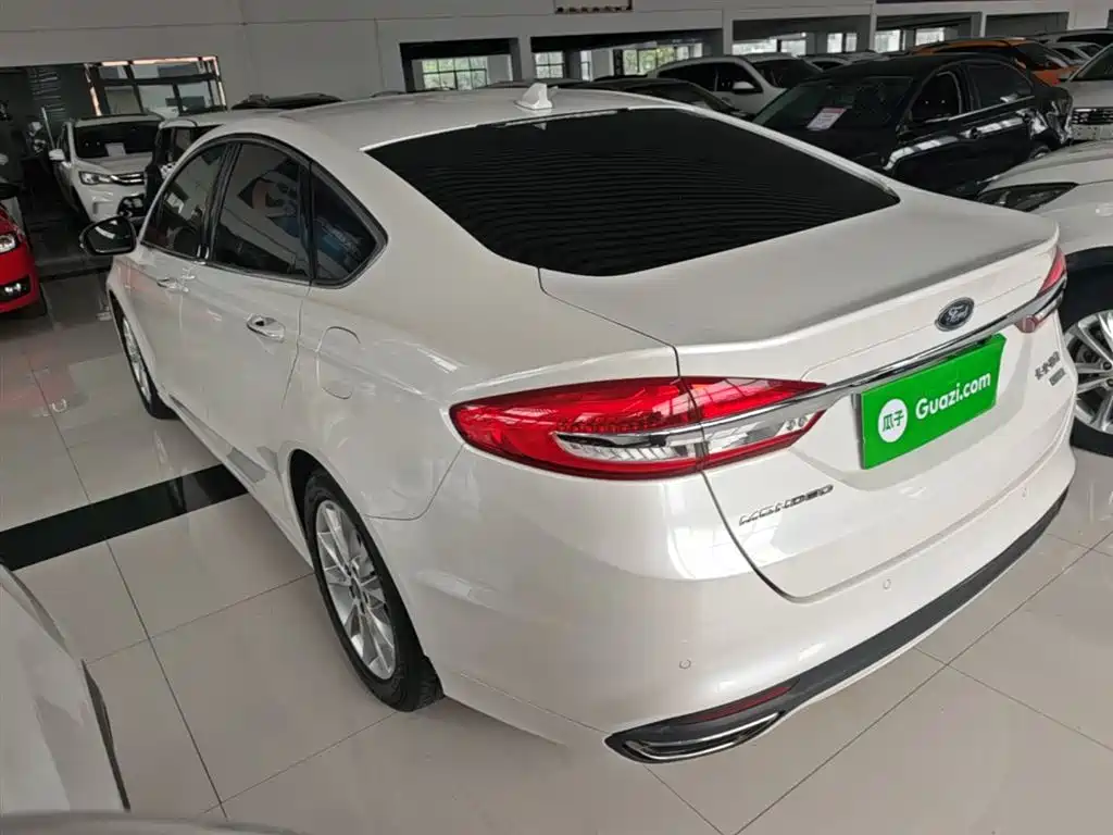 Ford Mondeo 2017 — фото 5