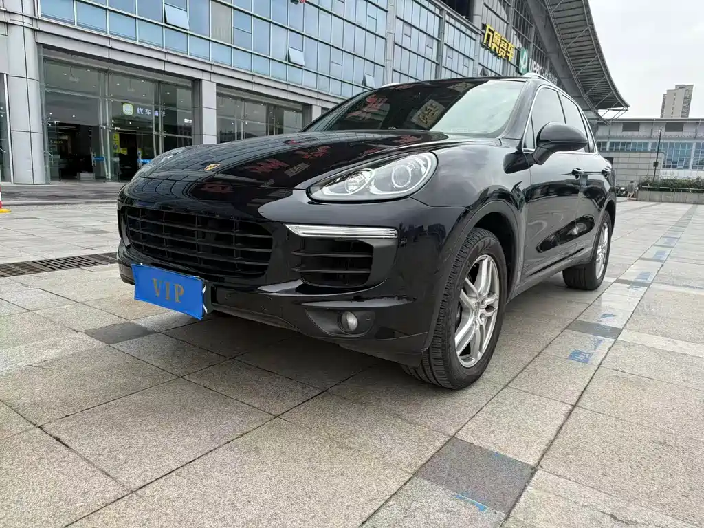 Porsche Cayenne 2017 — фото 1