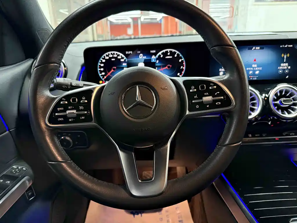 Mercedes-Benz GLB 2023 — фото 6