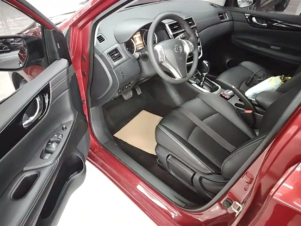 Nissan Tiida 2020 — фото 16