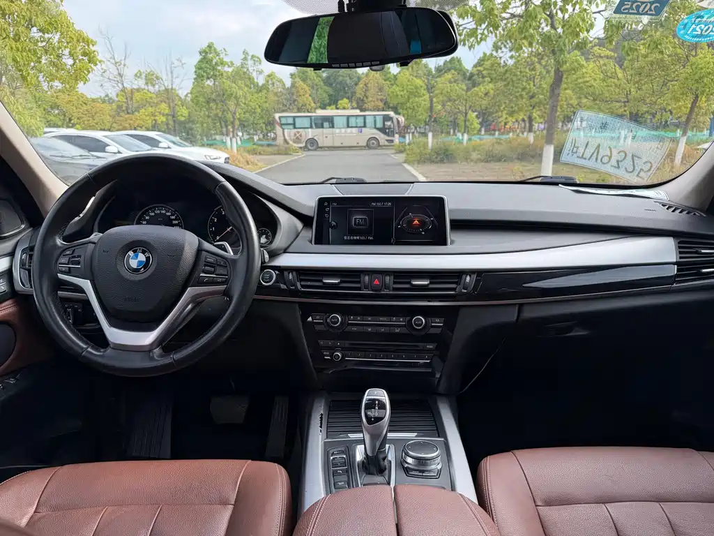 BMW X5 2017 — фото 11