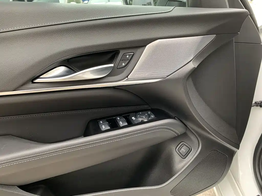 Cadillac CT4 2022 — фото 10