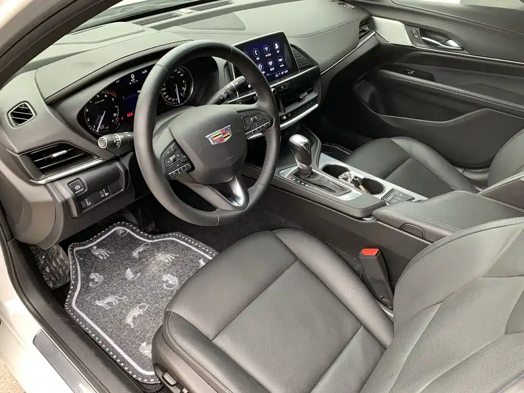 Cadillac CT4 2022 — фото 11