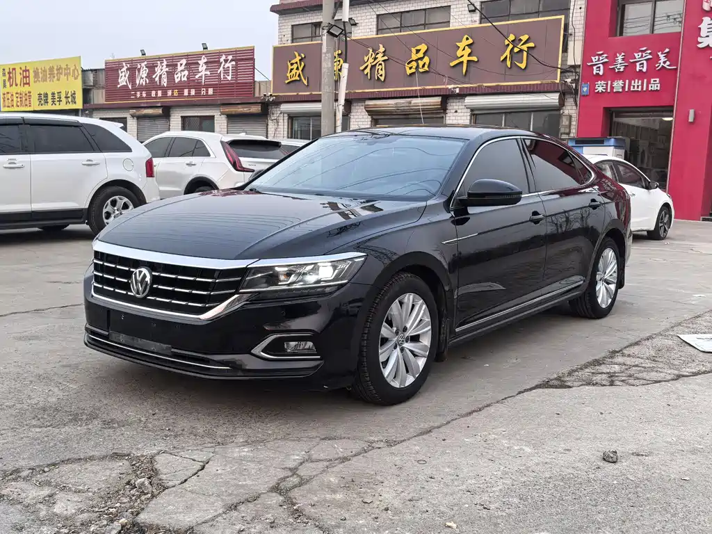 Volkswagen Passat 2019 — фото 1