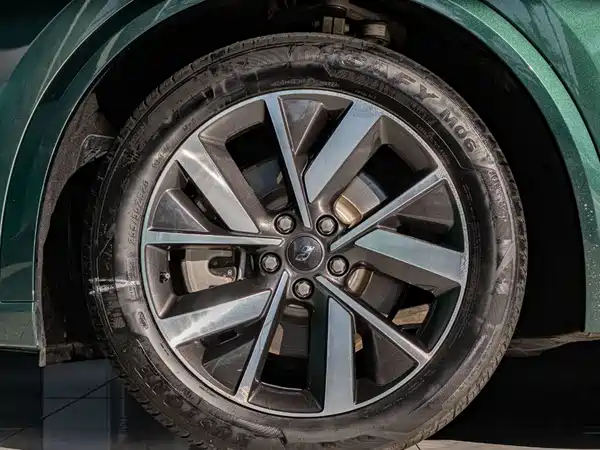 Li Auto L8 2023